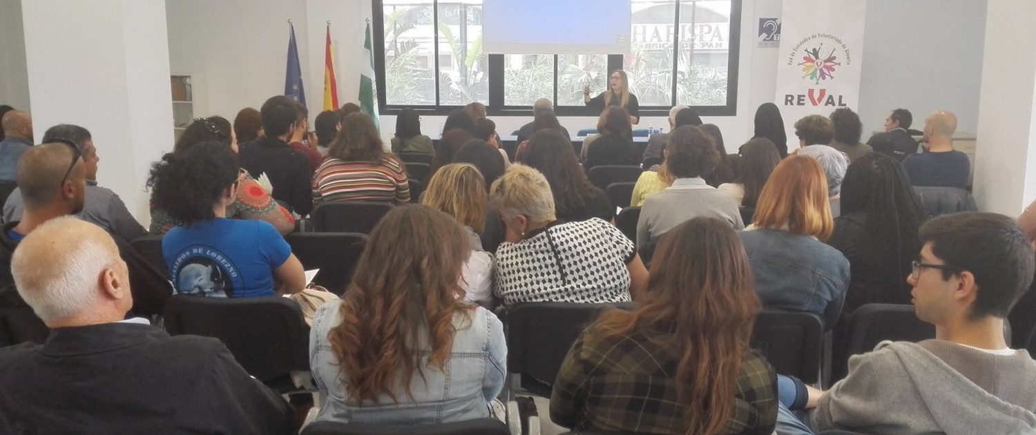 Acto de Bienvenida por Lola Navarro del Teléfono de la Esperanza